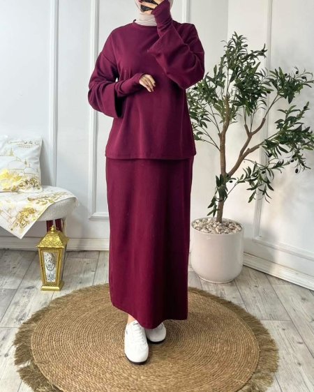 طقم تنورة مع معاصم