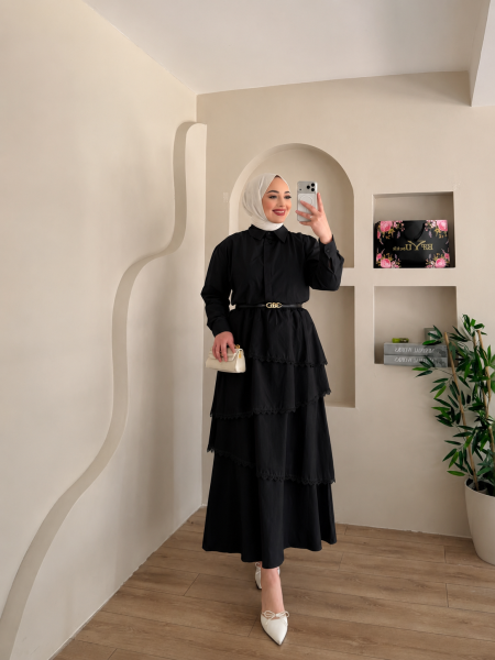 أسود